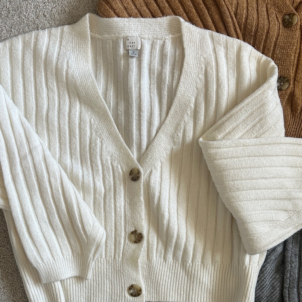 Bundle (4) Cardigans - Picture 3 of 10